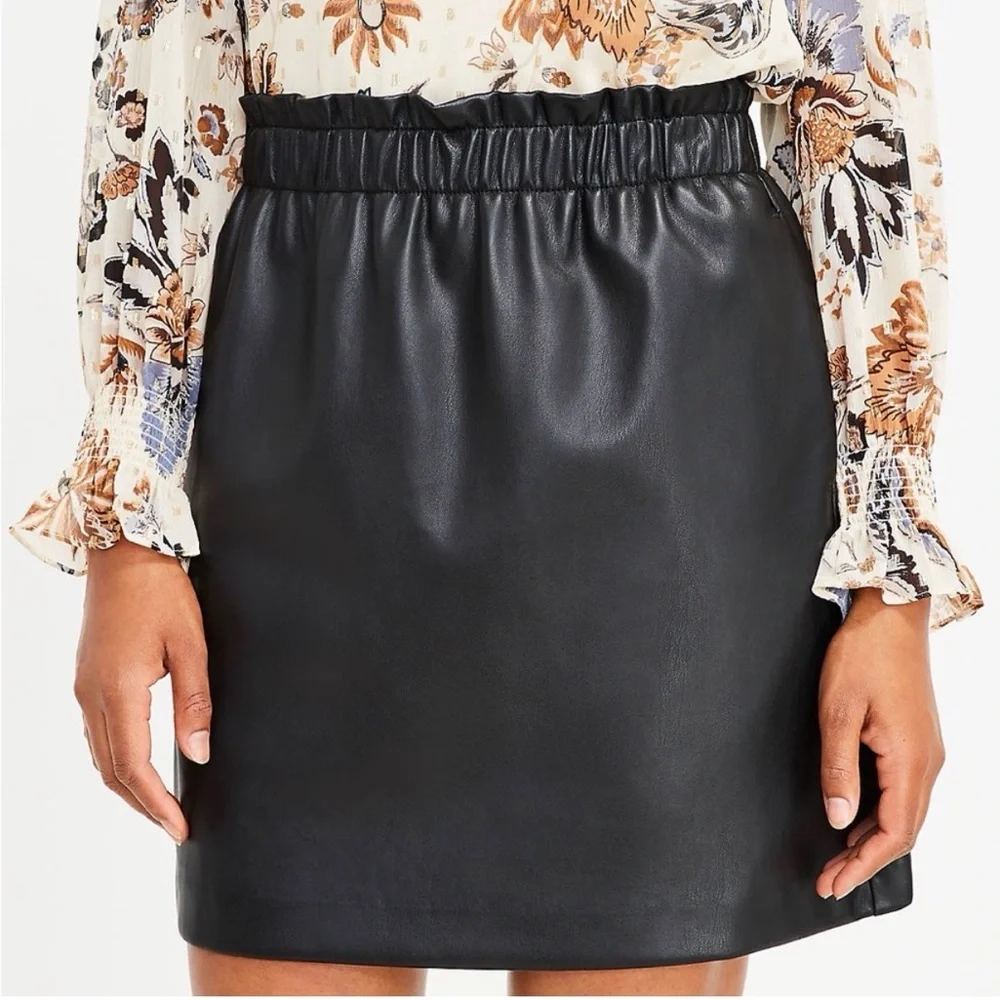 NEW LOFT Black Faux Leather Mini Skirt Small